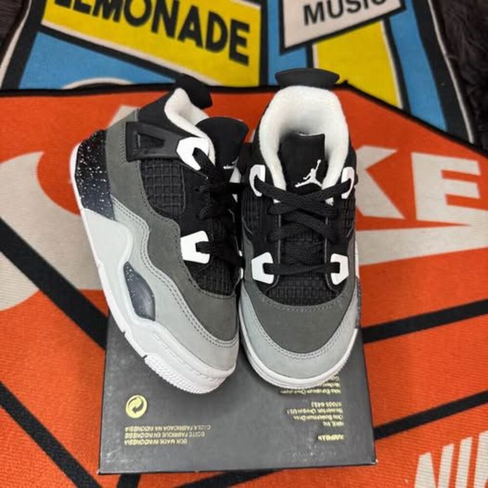 Jordan Retro 4 Fear (2024) Size 9C